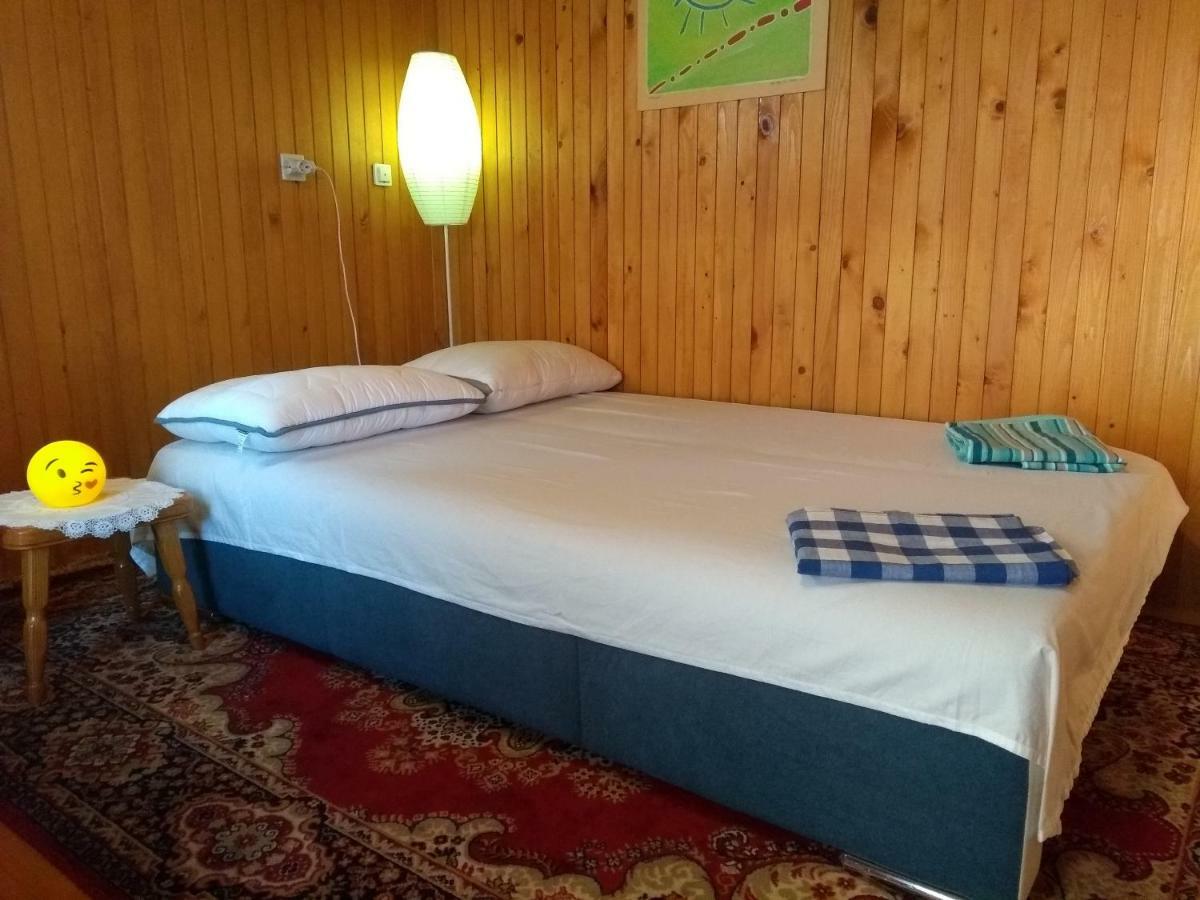 Merikotka - A Cozy Wooden Cottage, Slovenia Braslovce Exteriör bild